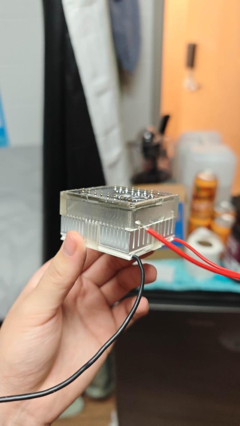 TEG module prototype — thermoelectric generator with heatsink